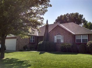 1401 Chestnut Ct, Halstead, KS 67056