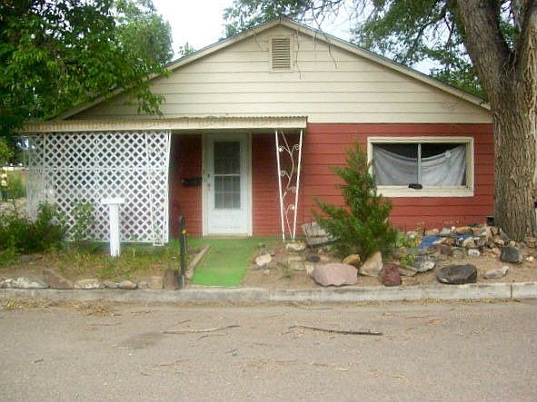 1st image of 204 N 4th St