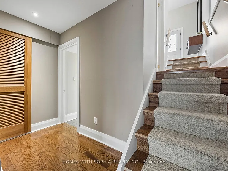 162 Glenvale Blvd — Photo 45
