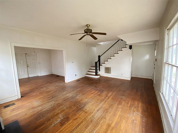 6th image of 107 E Herndon St
