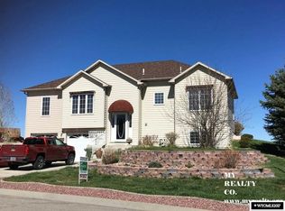 1068 Riverbend Dr, Douglas, WY 82633