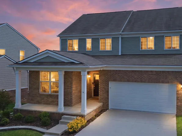 30169 Macintosh Ln, New Hudson, MI 48165