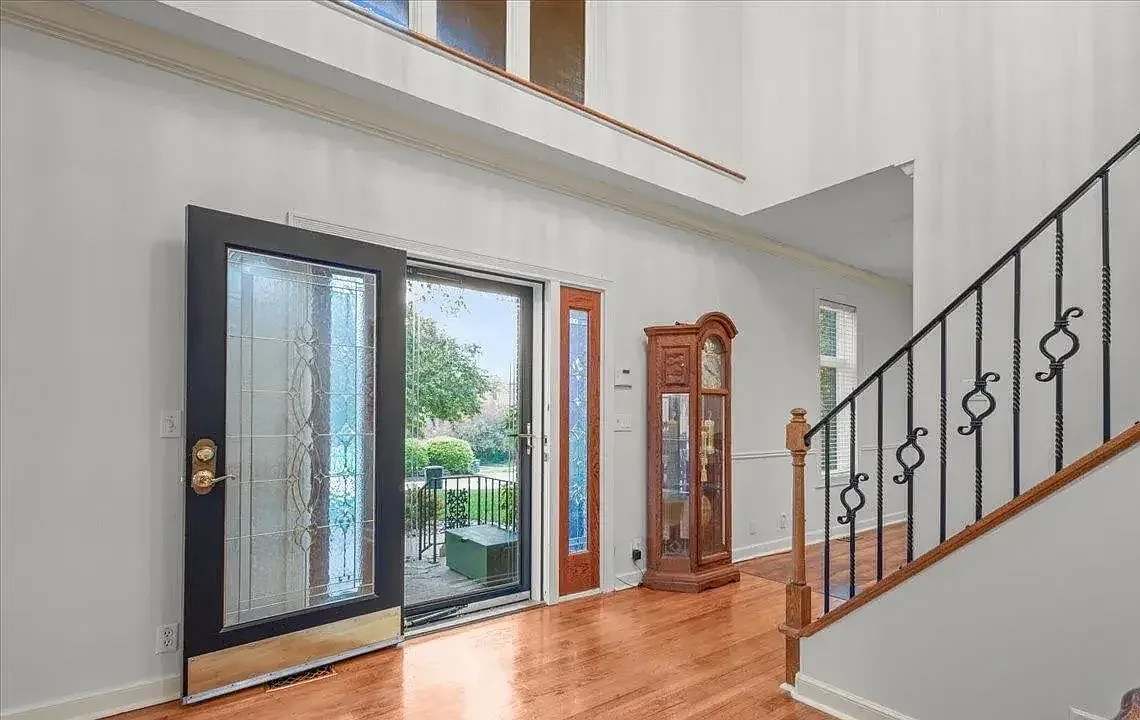 5 bed, 4651 sqft, $4,000 — Photo 4