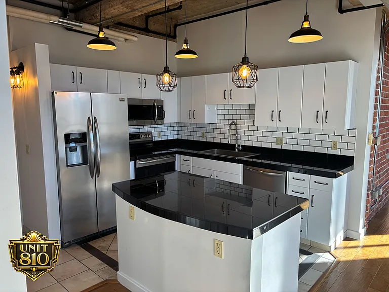 114 W Adams St #810 — Photo 12