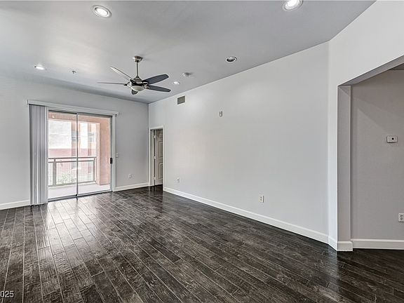 2nd image of 75 E Agate Ave Unit 303