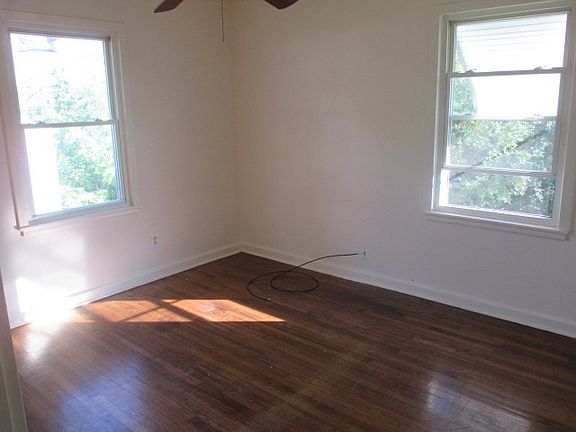3rd image of 5107 N Glen Elm Dr