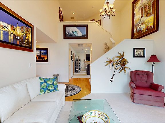 4th image of 1704 Field Place NE