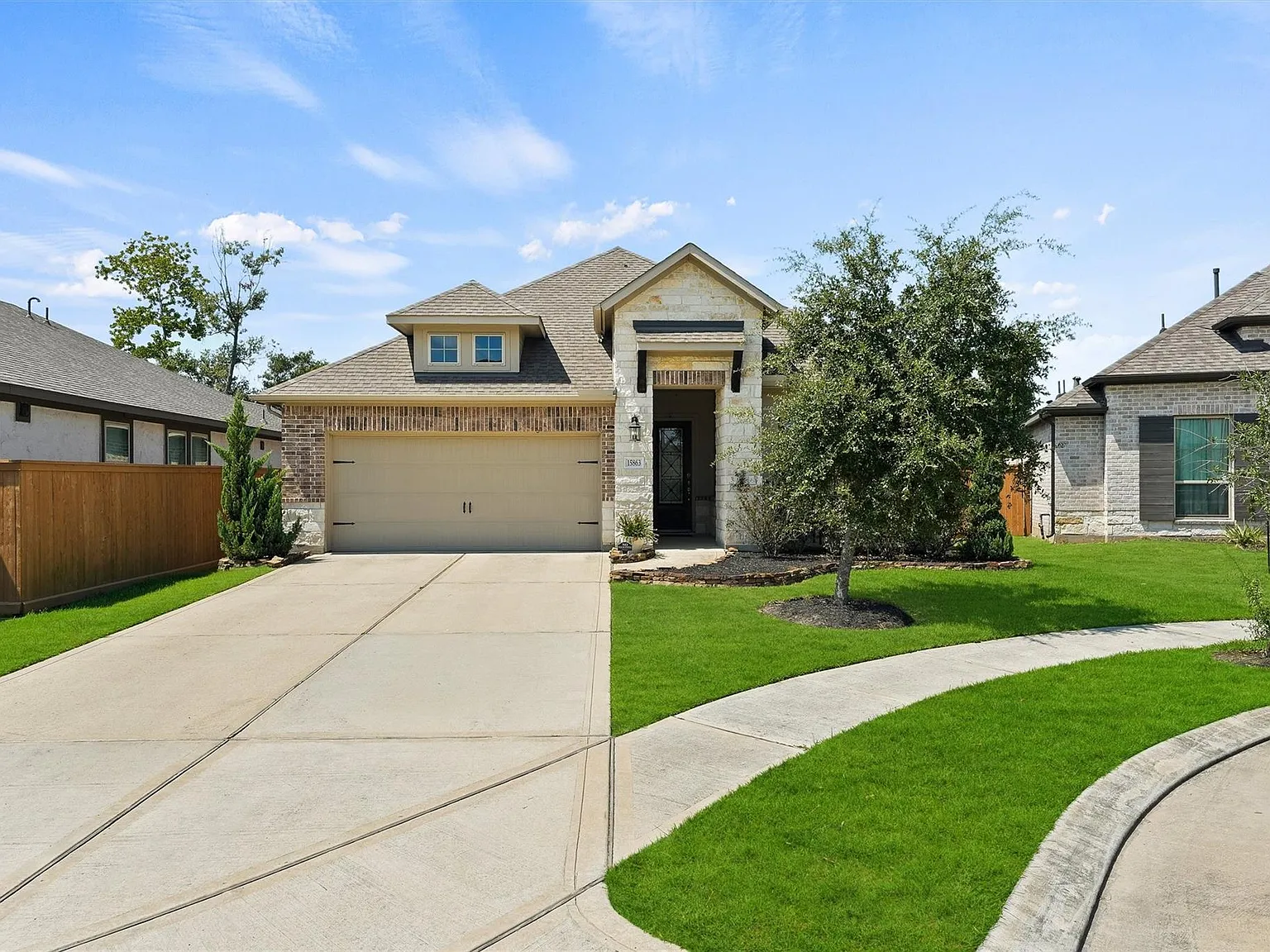 3 bed, 2.5 bath, 2176 sqft, $3,000 — Photo 1