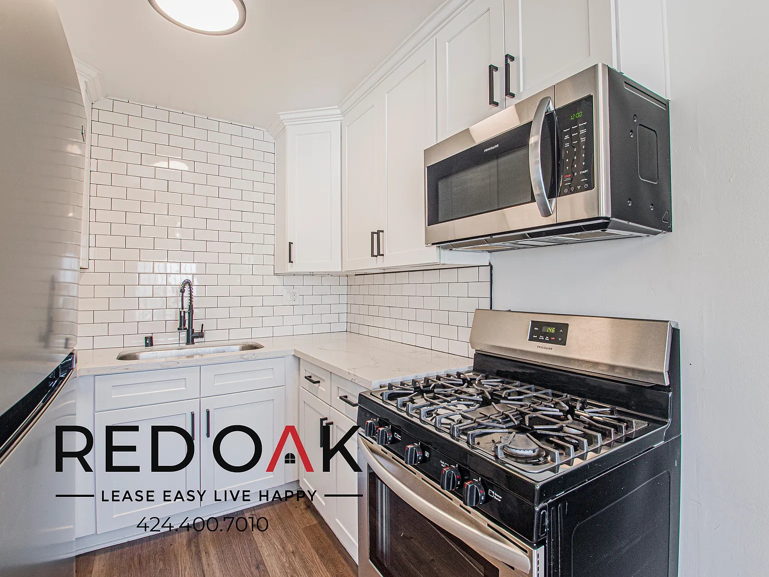 ~6 Weeks FREE~ Spacious Two Bedroom with On-Site Laundry and Included Parking ~ In Prime Arlingto... — Photo 2