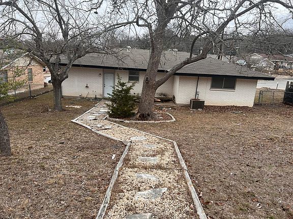 4th image of 1217 Donna Kay Dr
