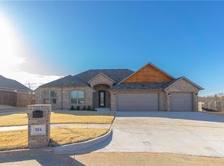 104 Summit Bnd, Norman, OK 73071