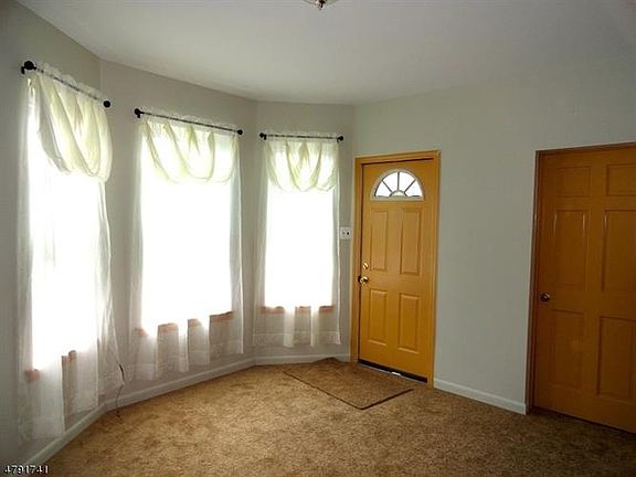 5th image of 90 Glen Ave #2
