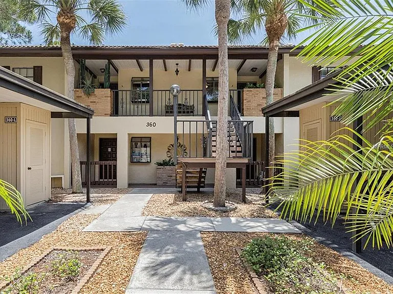 360 Three Lakes Ln #J — Photo 20