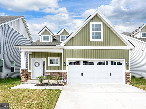 2nd image of 113 Waterside Dr