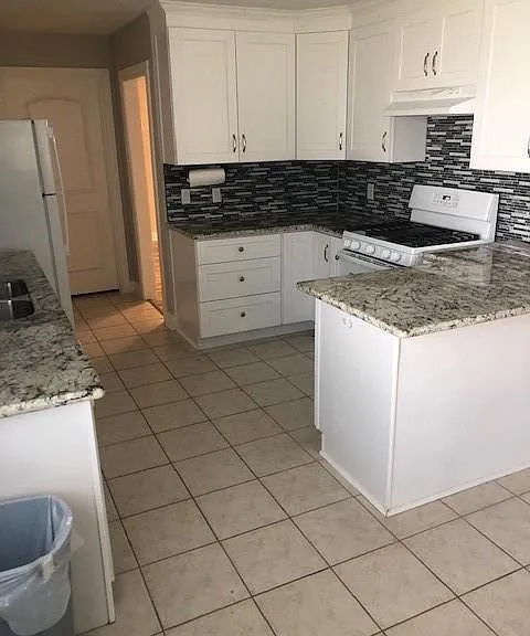 5420 Longshadow Dr — Photo 4