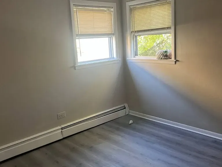 14608 Keystone Ave — Photo 2