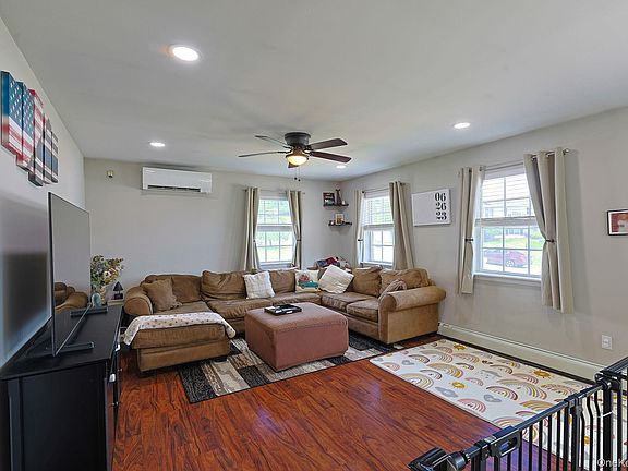 5th image of 3 Sharon Drive