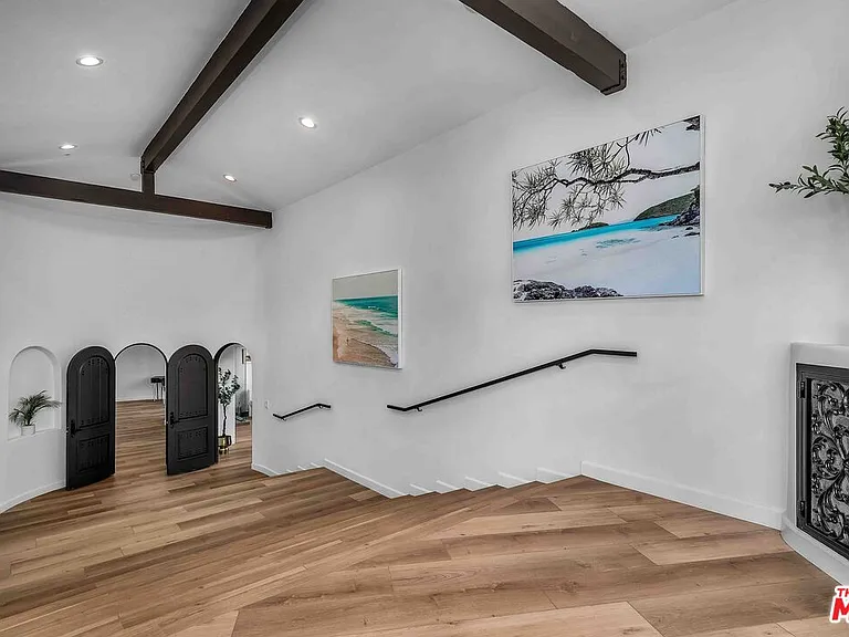 350 Bellino Dr — Photo 5