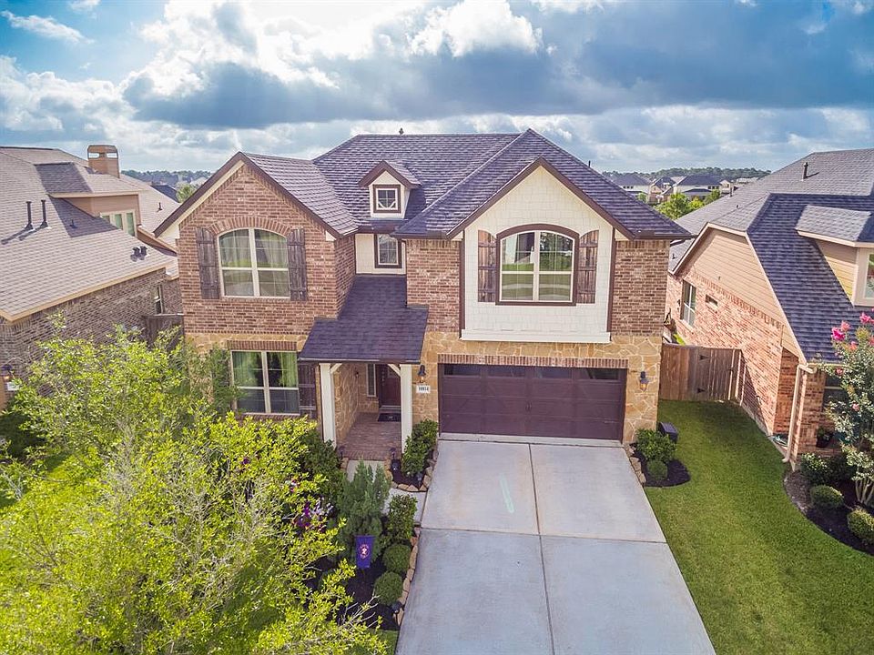 WELCOME HOME TO HAYDEN LAKES - This Beazer âGalvestonâ plan has a wonderful, open and functional floor plan, great curb appeal and NO BACK NEIGHBORS! Enjoying being a few steps away from the community pool, dog park and play area!