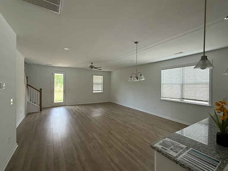 12 Thorne St — Photo 3