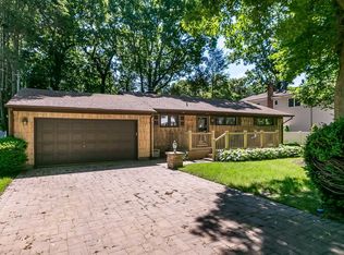 8 Shady Ln, Huntington, NY 11743