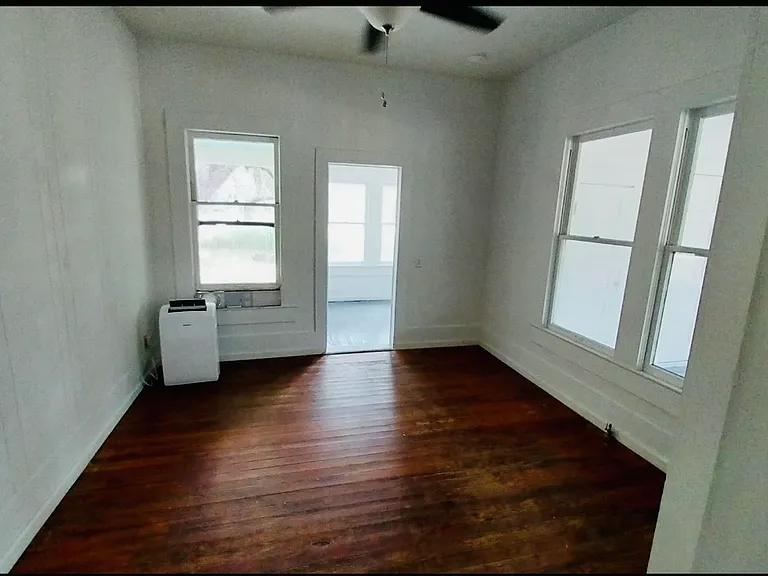 6371 W FM 476 — Photo 10