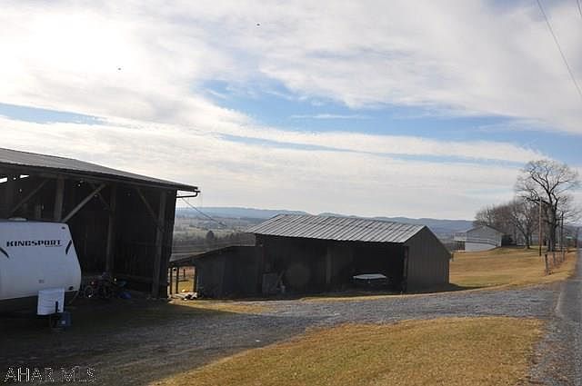 2nd image of 466 Lock Mountain Rd