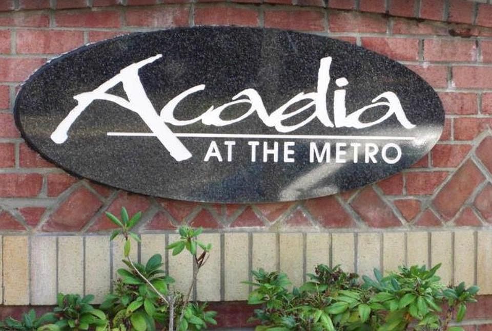 Acadia Condominiums Built 2004