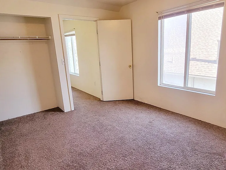 308 N 33rd St #4 — Photo 5