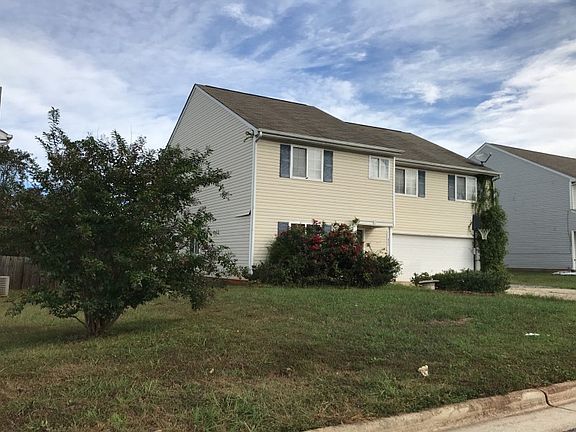 3rd image of 711 Sunmeadow Dr
