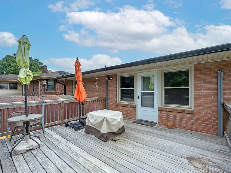 10 Templewood Dr — Photo 7