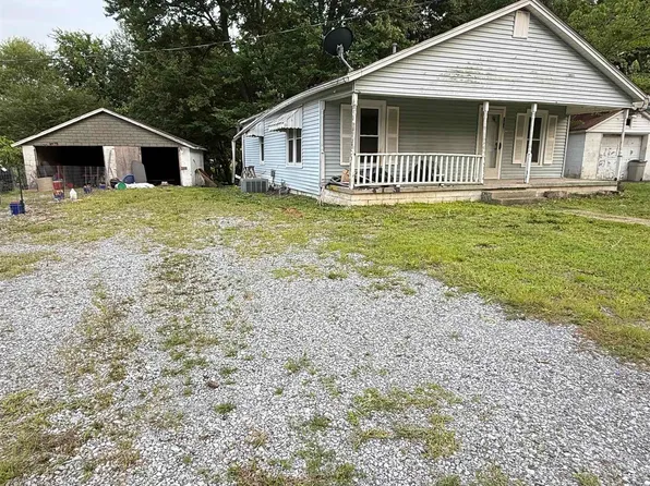 203 Gilbert St, Hazel, KY 42049