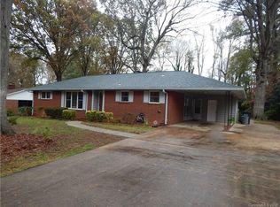 7112 Linda Lake Dr, Charlotte, NC 28215