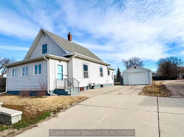 611 S Burlington Ave, Hastings, NE 68901