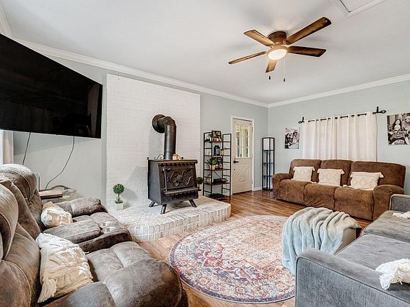 5th image of 5705 E Lincolnway Way