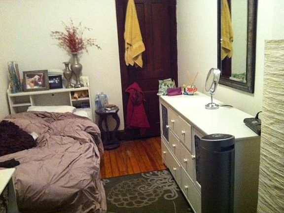 4th image of 909 W Newport Ave APT 2