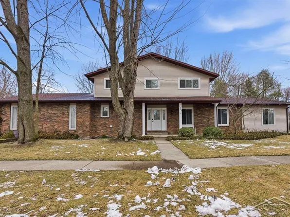 2308 Longfellow Ln, Midland, MI 48640