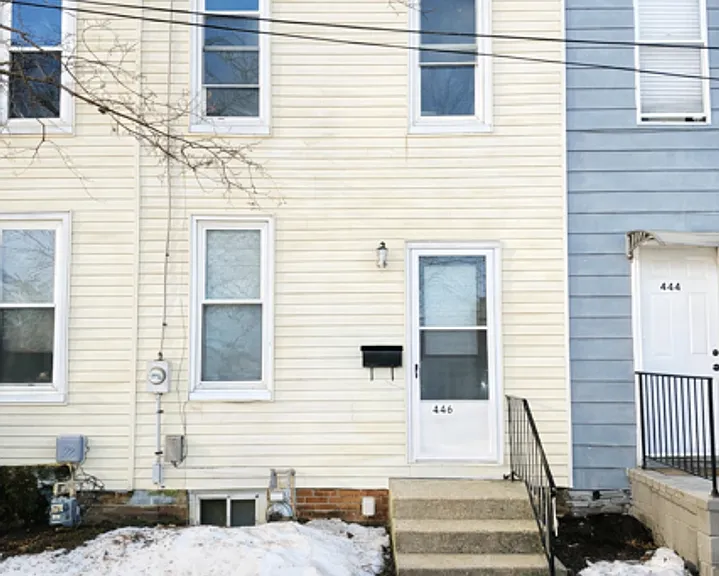 446 Wallace St — Photo 1