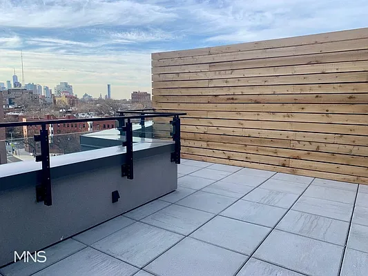 Rented by MNS Marketing | media 17