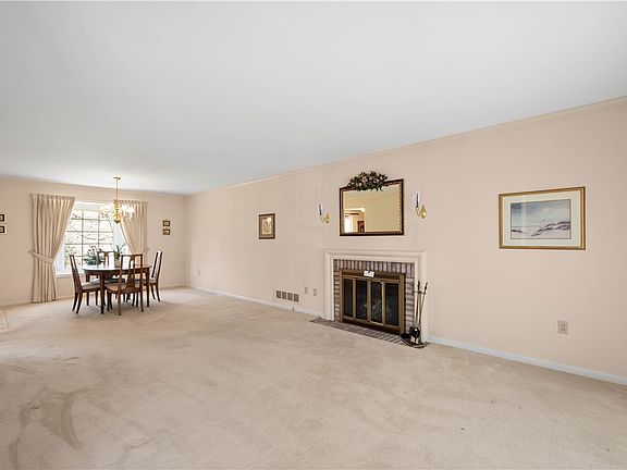 3rd image of 2611 Autumnwood Dr