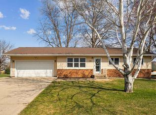 1245 9th St, Jesup, IA 50648