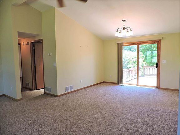 Patio doors to the deck!