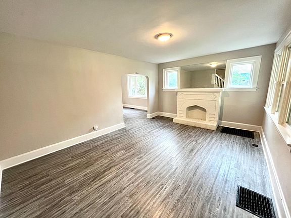 3rd image of 5044 Casa Loma Blvd