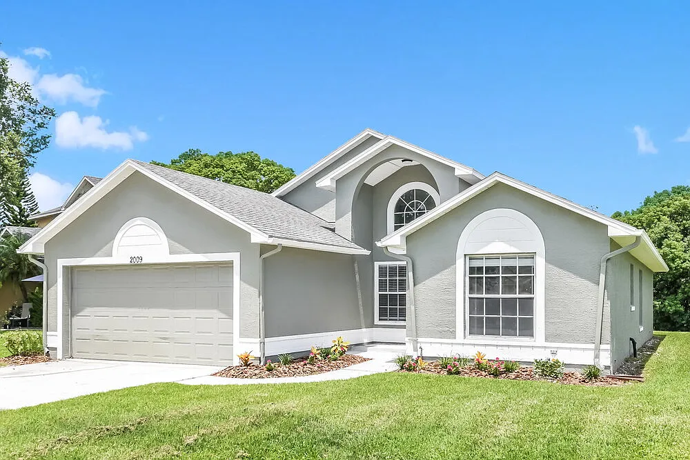 3 bed, 2.0 bath, 1314 sqft, $2,360 — Photo 3