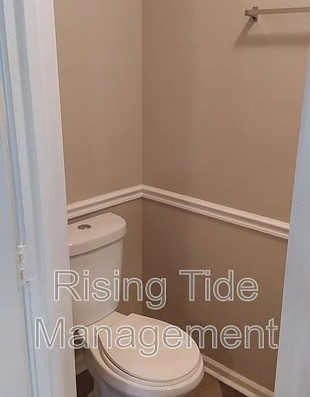 422 Buckingham Cir — Photo 6