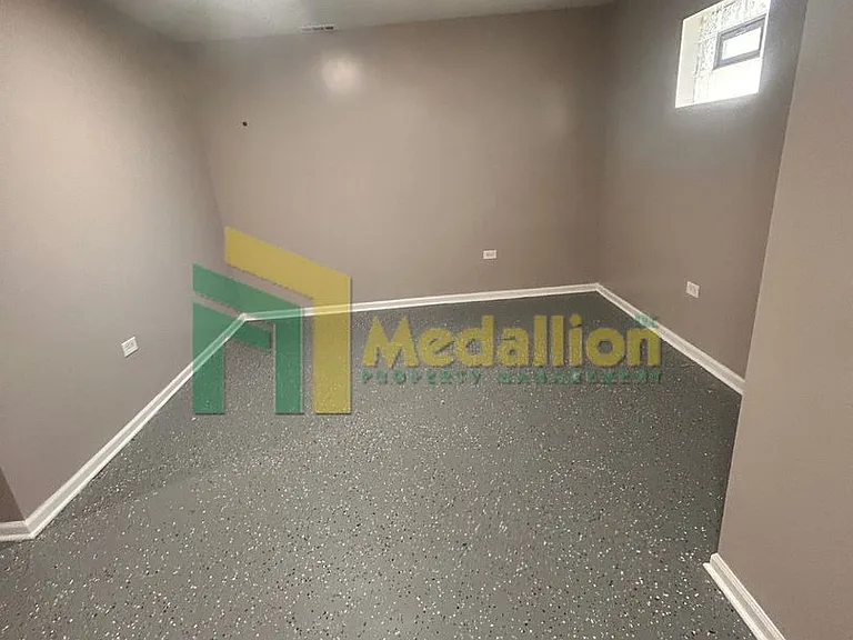 5954 S Maplewood Ave — Photo 16