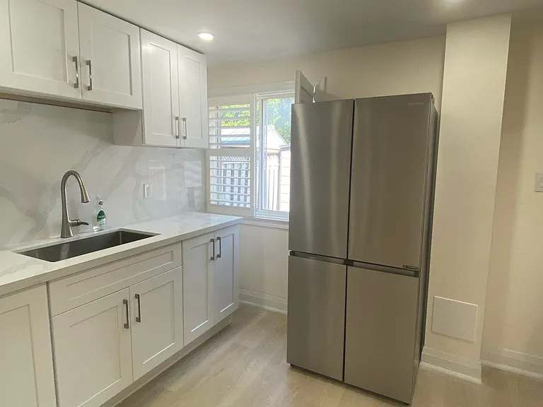 64 Grover Hill Ave #BASEMENT — Photo 3