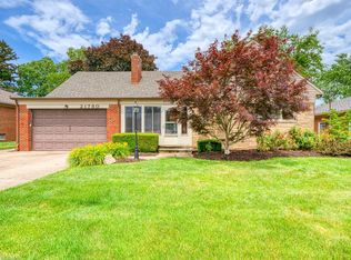 21780 Robinhood Ave, Fairview Park, OH