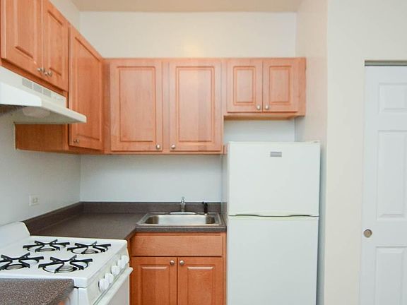 5th image of 1742 N Humboldt Blvd APT 205