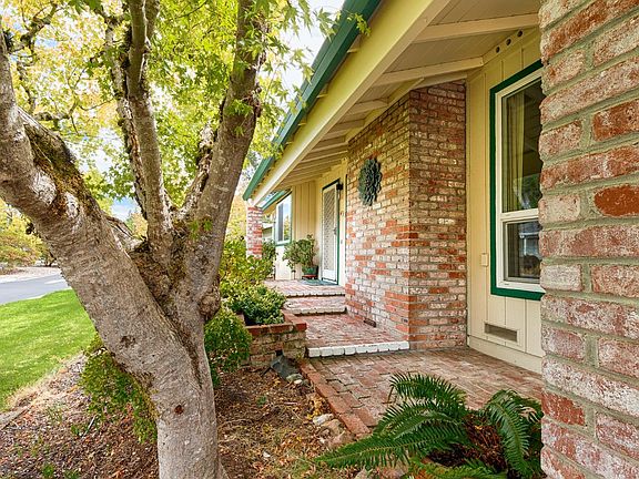 2nd image of 435 Meadowgreen Drive